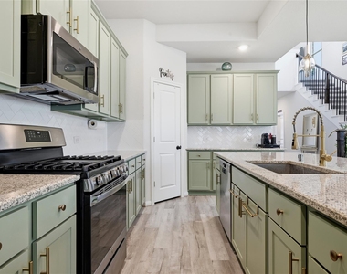 31327 Sellers Terrace Drive - Photo Thumbnail 12