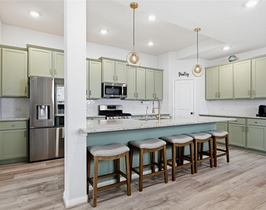 31327 Sellers Terrace Drive - Photo Thumbnail 11