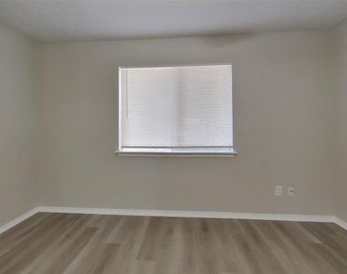 19311 Amistad Drive - Photo Thumbnail 4