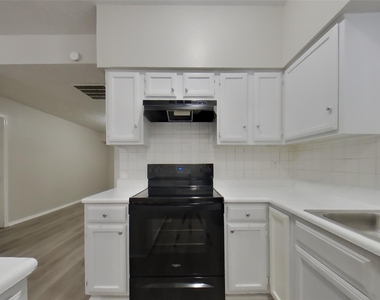 19311 Amistad Drive - Photo Thumbnail 3