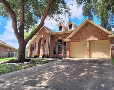 17122 Canterbury Green Court - Photo Thumbnail 8