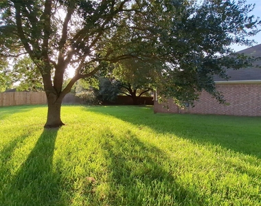17122 Canterbury Green Court - Photo Thumbnail 27