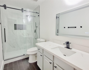 17122 Canterbury Green Court - Photo Thumbnail 37
