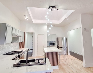 17122 Canterbury Green Court - Photo Thumbnail 32