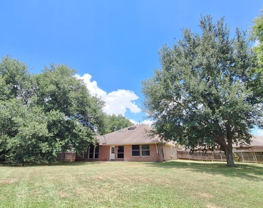 17122 Canterbury Green Court - Photo Thumbnail 7