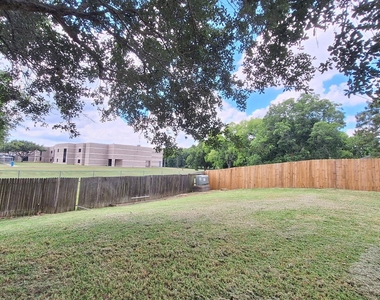 17122 Canterbury Green Court - Photo Thumbnail 6