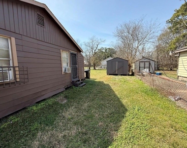 8125 Shotwell Street - Photo Thumbnail 1