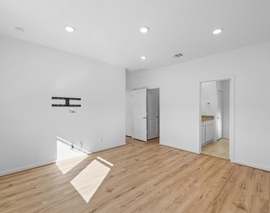 7211 Greenbriar Bend Court - Photo Thumbnail 22
