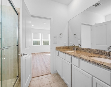 7211 Greenbriar Bend Court - Photo Thumbnail 23