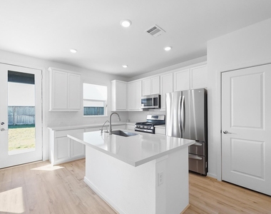 7211 Greenbriar Bend Court - Photo Thumbnail 15