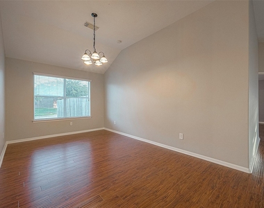 3214 Northgate Court - Photo Thumbnail 4