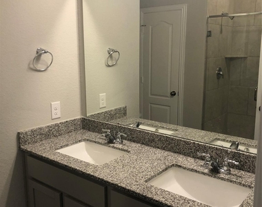 31315 Conover Drive - Photo Thumbnail 4