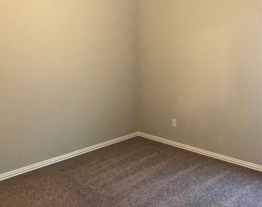 31315 Conover Drive - Photo Thumbnail 10