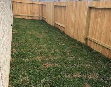 31315 Conover Drive - Photo Thumbnail 12
