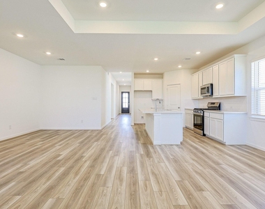 21510 Banpo Bend Drive - Photo Thumbnail 16