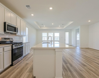 21510 Banpo Bend Drive - Photo Thumbnail 12