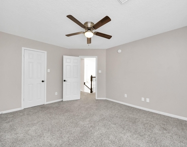 1335 Crescent Parkway Court - Photo Thumbnail 34