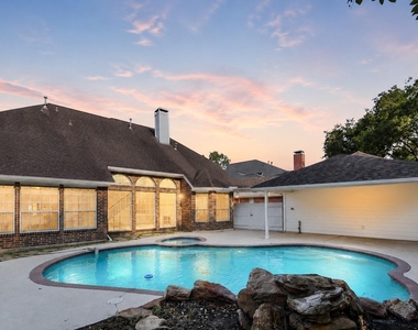 1335 Crescent Parkway Court - Photo Thumbnail 1