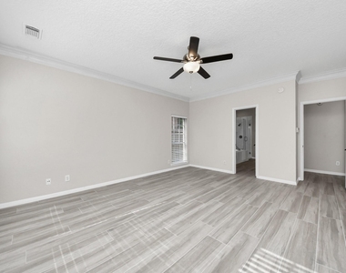 1335 Crescent Parkway Court - Photo Thumbnail 24