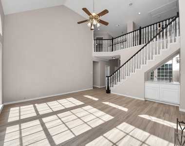 1335 Crescent Parkway Court - Photo Thumbnail 13