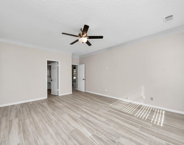 1335 Crescent Parkway Court - Photo Thumbnail 25