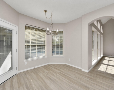 1335 Crescent Parkway Court - Photo Thumbnail 20