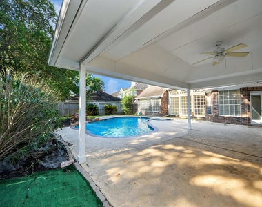 1335 Crescent Parkway Court - Photo Thumbnail 45