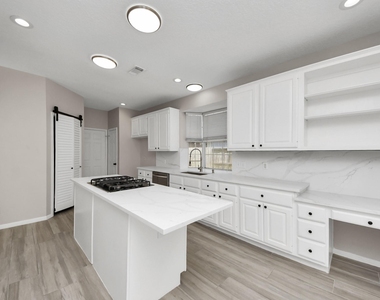 1335 Crescent Parkway Court - Photo Thumbnail 19