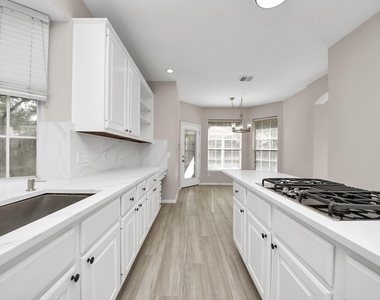 1335 Crescent Parkway Court - Photo Thumbnail 15