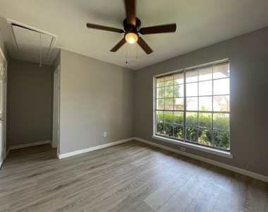 9614 Wellsworth Drive - Photo Thumbnail 4