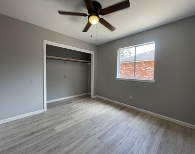 9614 Wellsworth Drive - Photo Thumbnail 6