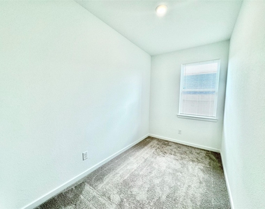 21823 White Stone Creek Dr - Photo Thumbnail 14