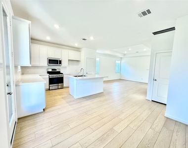 21823 White Stone Creek Dr - Photo Thumbnail 5