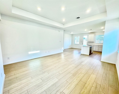 21823 White Stone Creek Dr - Photo Thumbnail 3