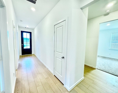 21823 White Stone Creek Dr - Photo Thumbnail 10