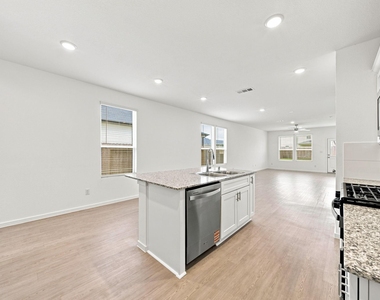 618 Amber Falls Drive - Photo Thumbnail 4