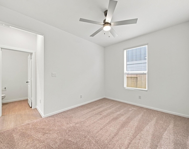 618 Amber Falls Drive - Photo Thumbnail 8