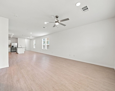618 Amber Falls Drive - Photo Thumbnail 7