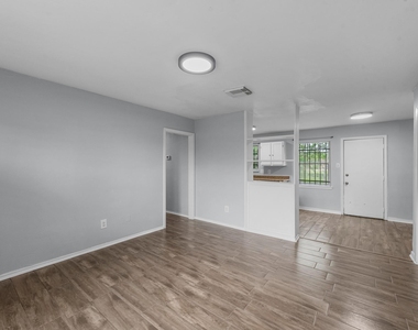9410 Rosehaven Drive - Photo Thumbnail 10