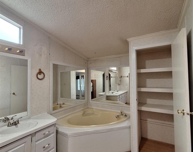 119 County Road 4534 - Photo Thumbnail 9