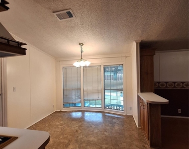119 County Road 4534 - Photo Thumbnail 5