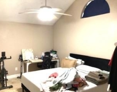 4626 Stonemede Drive - Photo Thumbnail 12