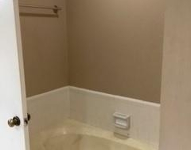 4626 Stonemede Drive - Photo Thumbnail 14