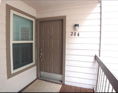 204e Lakeview Terrace - Photo Thumbnail 2