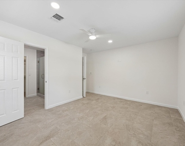4017 Woodfin Street - Photo Thumbnail 12