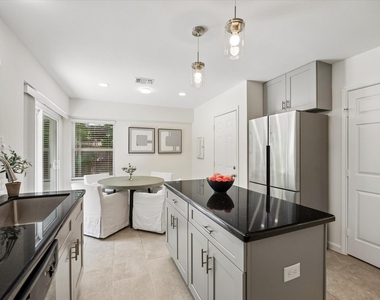 4017 Woodfin Street - Photo Thumbnail 9