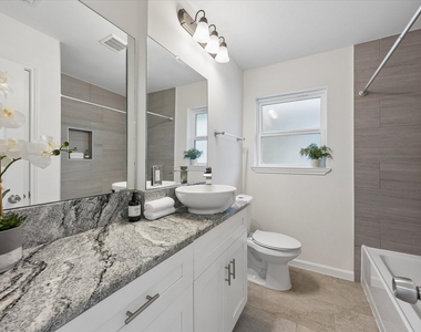 4017 Woodfin Street - Photo Thumbnail 11