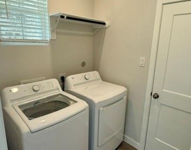 4042 Bay Court - Photo Thumbnail 5