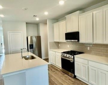 4042 Bay Court - Photo Thumbnail 2