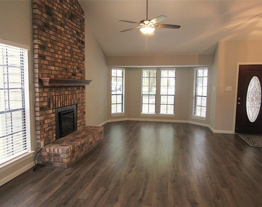 3311 Golden Willow Drive - Photo Thumbnail 6
